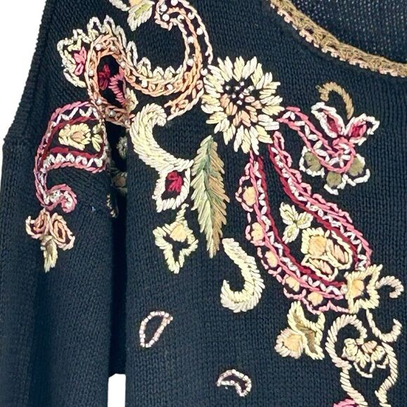 Heirloom Collectibles Floral Embroidered Pearl Black Button Up Women Size M - Picture 4 of 16